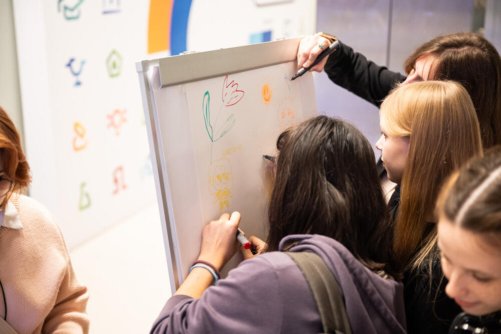 На изображении члены Художественного клуба