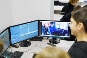 На изображении участники проекта для будущих абитуриентов «Два дня в НИТУ МИСИС»